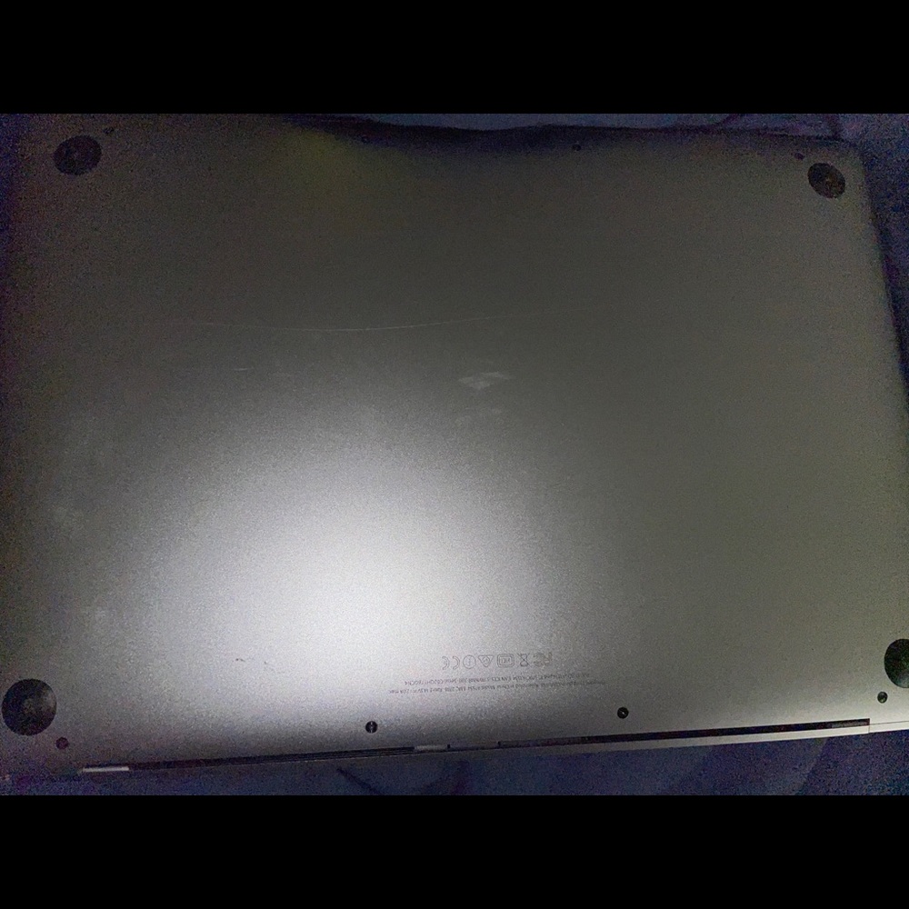 MacBook *SOLD** - Picture 8 of 10